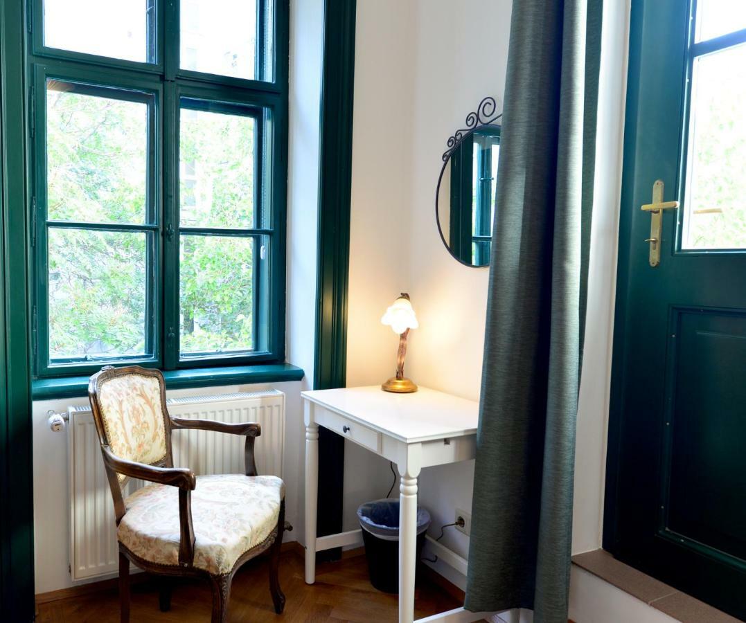 Quiet & Green, With Terrace Appartement Vienne